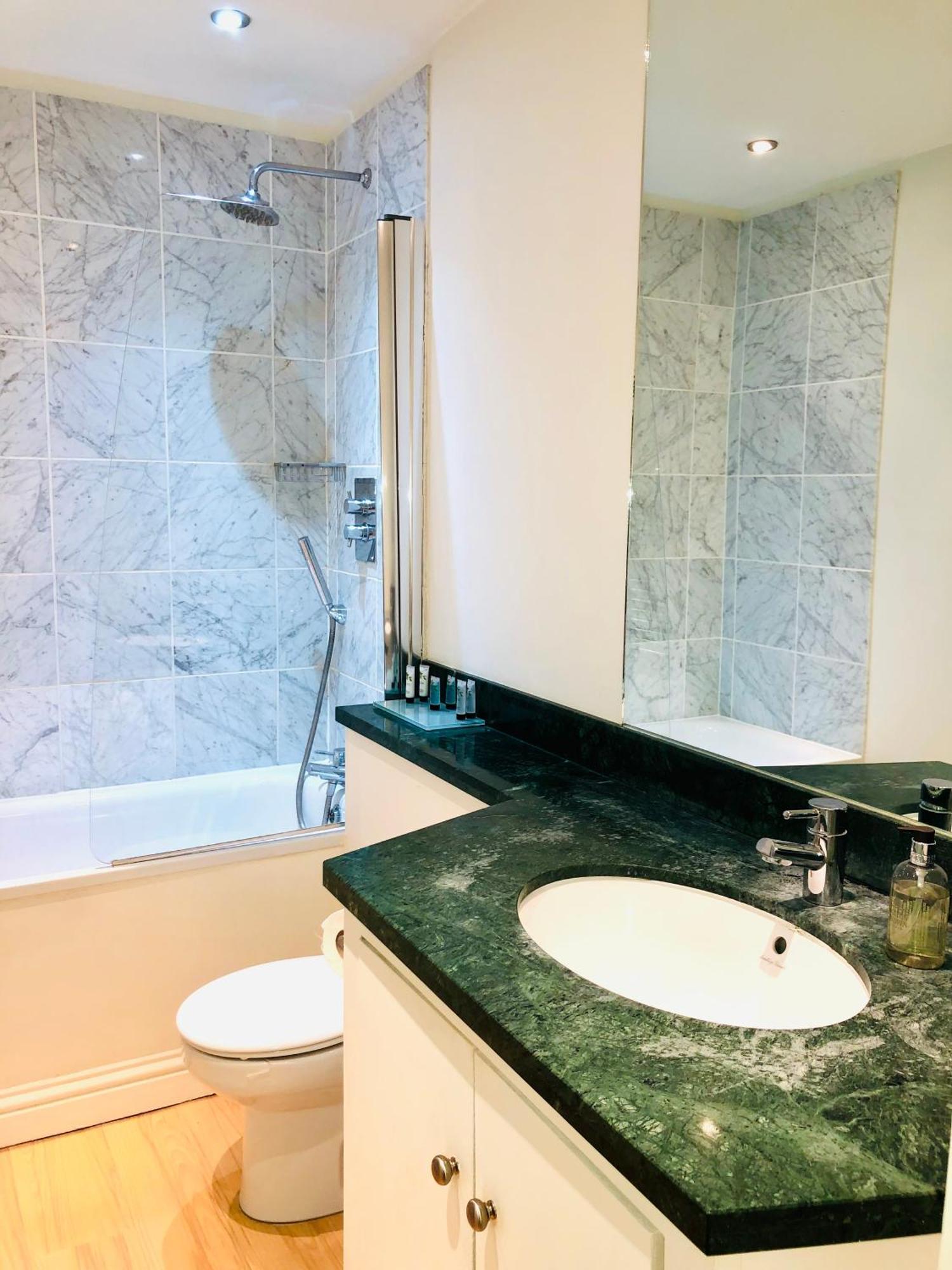Luxury Apartment In The Heart Of باث المظهر الخارجي الصورة